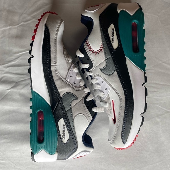 NIKE AIR MAX 90 (GS) 5.5 / 7 WMNS
